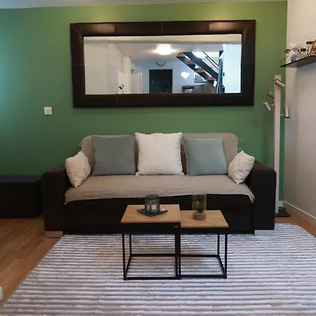 Duplex Cosy A 7 Minutes A Pied Du Rer Nanterre Ville Exterior foto