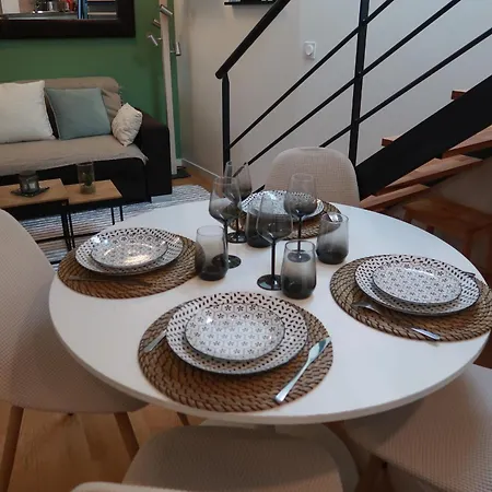 Duplex Cosy A 7 Minutes A Pied Du Rer Nanterre Ville Exterior foto